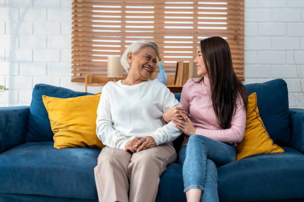 How Home Health Care Helps Seniors Thrive in Familiar Surroundings